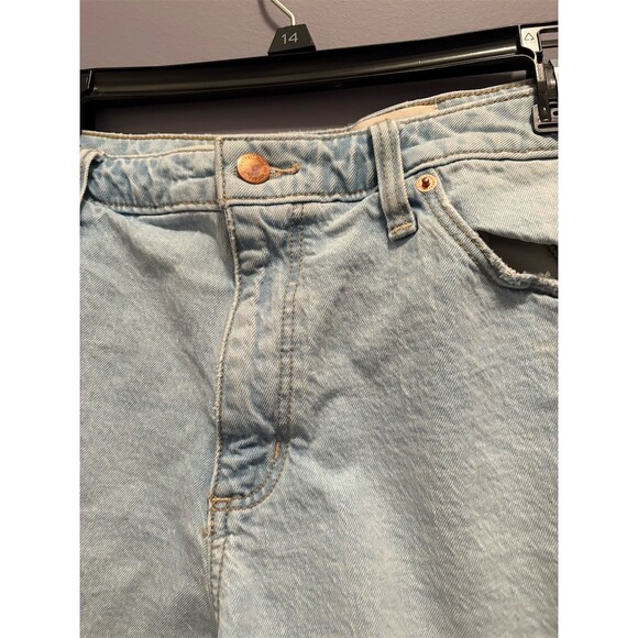 Universal Thread Denim Cut-Off Shorts Womens Size 12 Light Wash Distressed - Picture 5 of 11